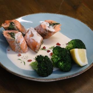 Իշխանի փափկամիս սպանախով և սնկով