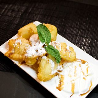 Десерт Ананас-темпура (150г)