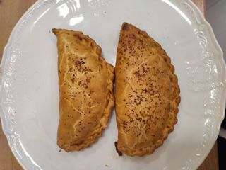 Мандрик з яблуком