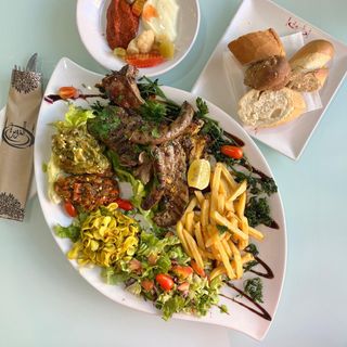 Plat Cocktail De Viande Grillé