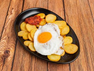 Huevos Fritos, Patatas Y Sobrasada De Chato Murciano