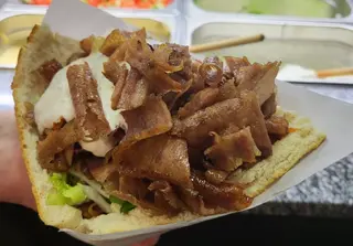 Kebab tylko mięso w bułce duży
