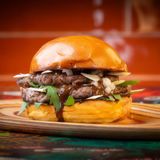 Mos burger + patatas fritas