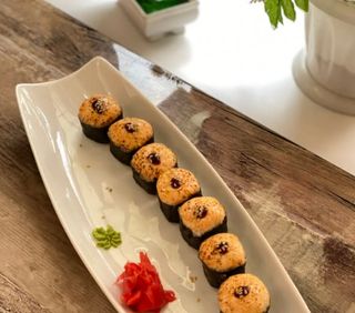 Жаренный ролл с креветками