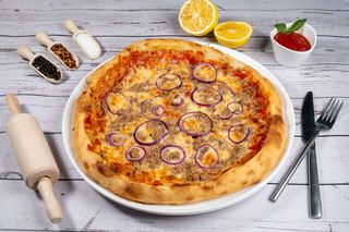 Pizza Tonno 