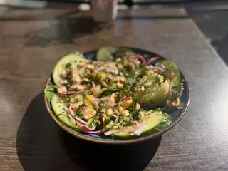 Sałatka z pak choi i mango
