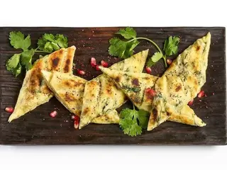 Лаваш з бринзою та зеленню (250g)