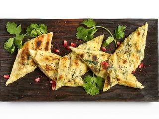 Лаваш з бринзою та зеленню (250g)