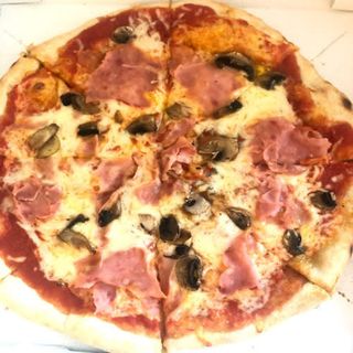Pizza Jamón York Y Champiñones