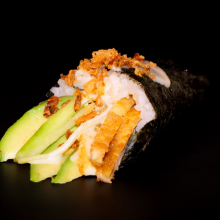 105. Temaki de pollo con aguacate y pepino (1u)