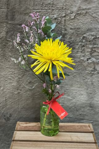 Jarrón de cristal con anastasia amarilla