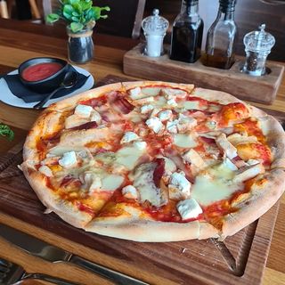 Pizza Cheese & Chicken