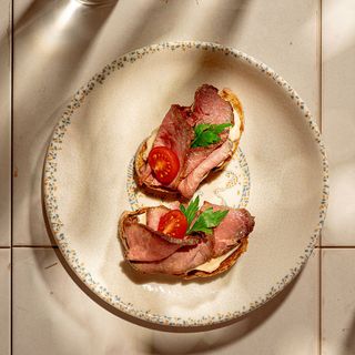 Брускета з ростбіфом