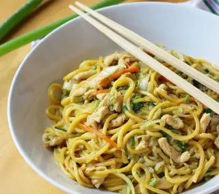 Spaghetti di grano con pollo