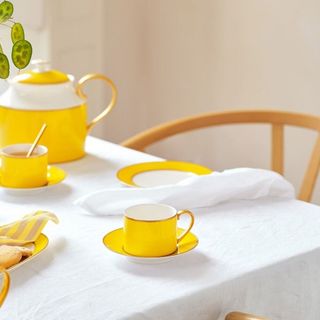 Chique Galben Ceasca si farfurie ceai