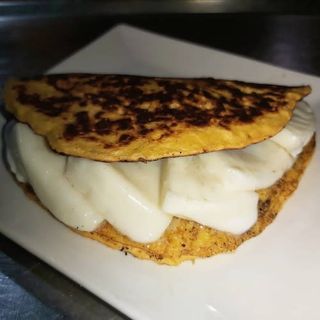 Cachapa queso de mano
