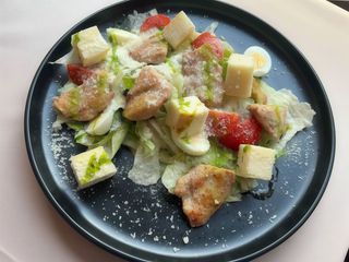 Салат Цезар з куркою (310g)