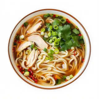 Sopa de tallarines con pollo