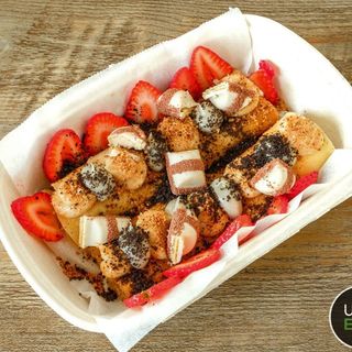 CREPE COM TOPPING FRUTA E CHOCOLATE