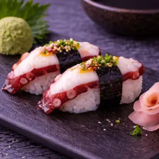Nigiri z ośmiornicą 2 szt.