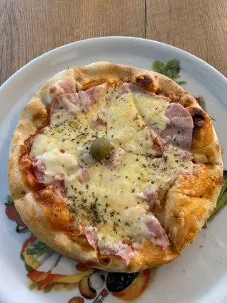 Pizza Vesuvio