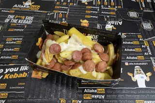 Patatine, würstel e provola