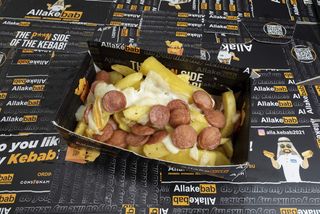 Patatine, würstel e provola