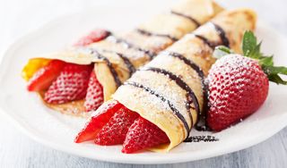 Clatite cu dulceata de capsuni 190g