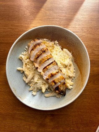 Pasta alfredo cu pui la jar