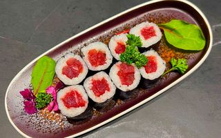 201.- Maki Atún ( 8 Uds)