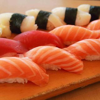 Nigiri salmone 2 pezzi