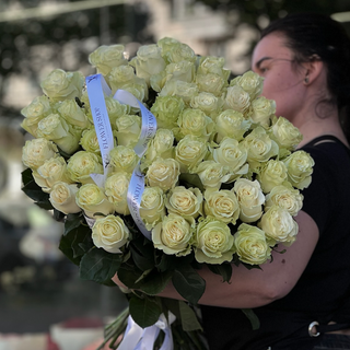 51 імпортна троянда