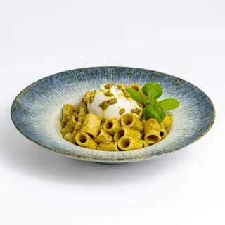 Rigatoni alla Genovese s burratom