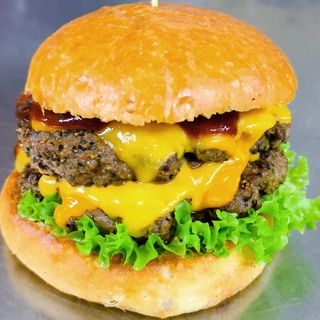 Zestaw: Big Cheese Burger + duże frytki + napój