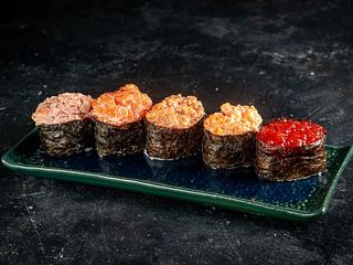 Гункан з креветкою (60г)