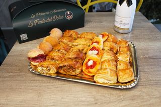 Rustico di sfoglia con wurstel