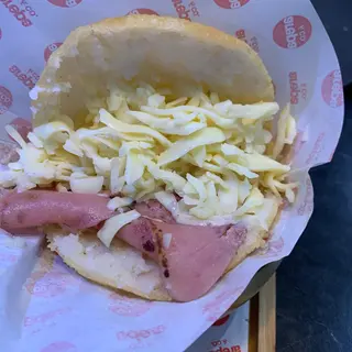 AREPA DE JAMÓN Y QUESO