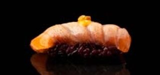 299. Nigiri riso nero flambé sake