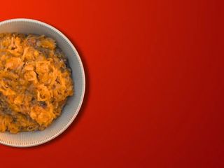 KAPUSTA ZASMAŻANA Z BOCZKIEM 150g