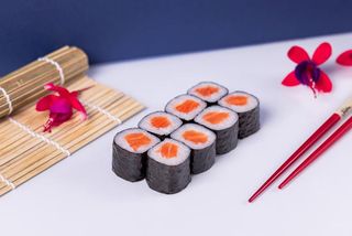 Hosomak łosoś 8 szt.