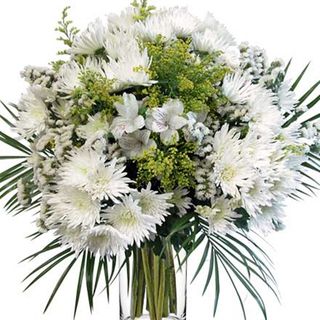 Ramo de flores blancas.