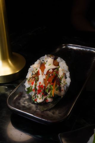 Temaki De Atún Rojo Balfegó Y Langostino Crujiente (1 Ud.)