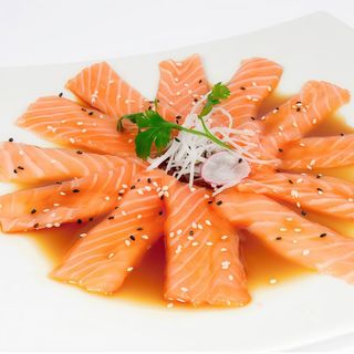 212. Carpaccio Sake 12 pezzi