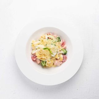 Феттучини с семгой