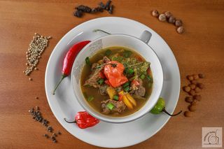 Pikantna zupa wołowa