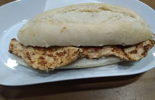 Bocadillo De Pollo