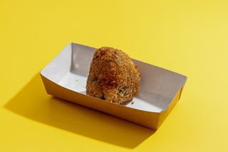 Жареные онигири с курицей (150 г)