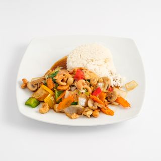 Gai phad med ma maung