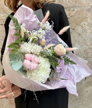 ნაზ ფიფქებში