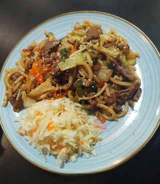 Makaron Udon z wołowiną